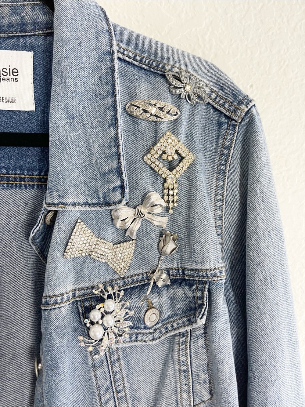 Brooch Crazy! Embellished Denim Jackets with antique brooches. - Picture 16 of 16